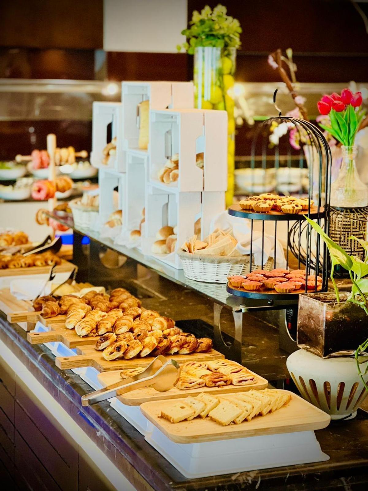 Novotel Business Park Hotel 4*