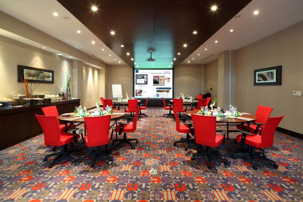 Novotel Business Park Hotel 4*